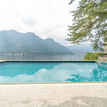 Lakefront With A View, Parking And Swimming Pool Апартаменты *